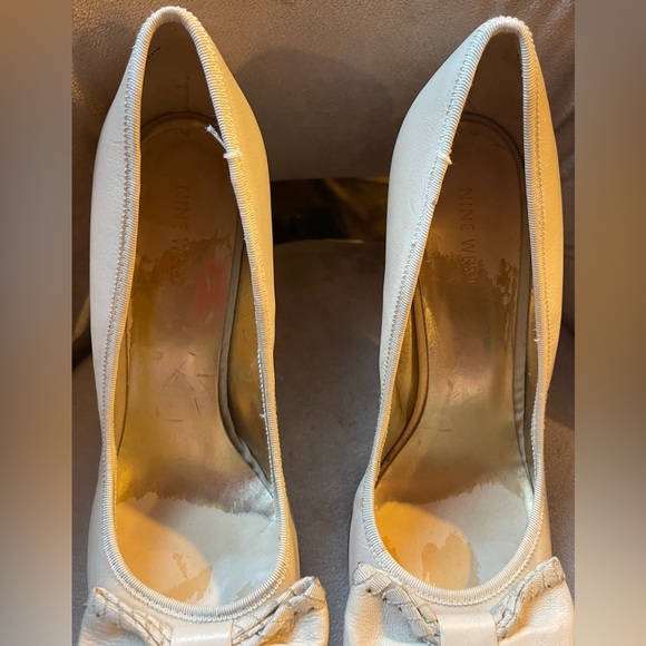 Nine West Cream Bow Heels - Picture 7 of 7